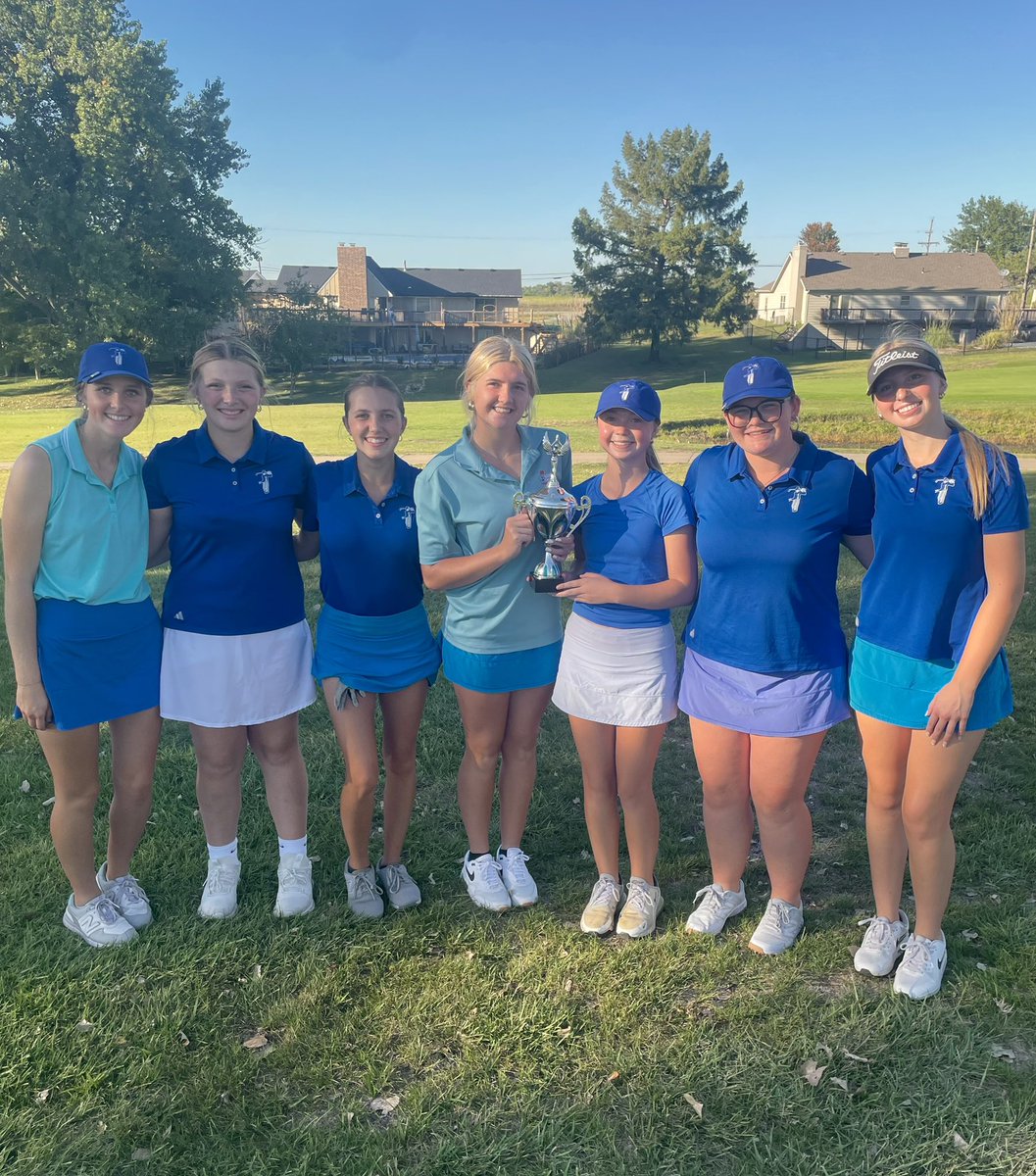 RuralGolf's tweet photo. Blue team retains the Cup! ⛳️🏆

#washburncup
#5straight https://t.co/XDT8qD9fKS