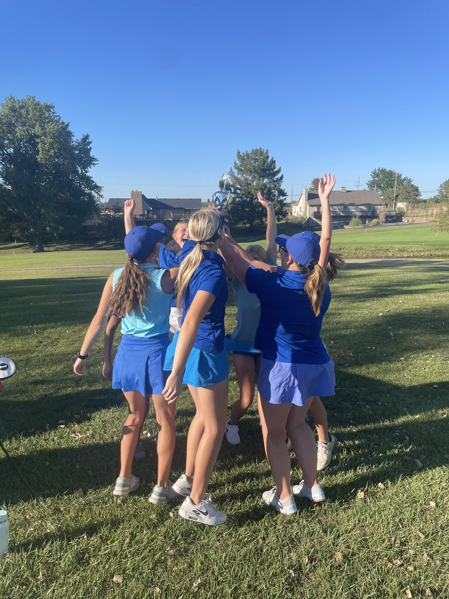 RuralGolf's tweet photo. Blue team retains the Cup! ⛳️🏆

#washburncup
#5straight https://t.co/XDT8qD9fKS