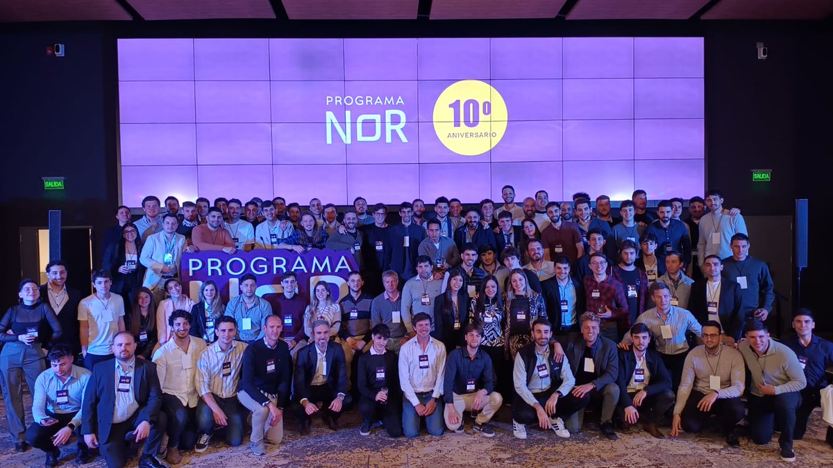 GeroAlbornoz's tweet photo. Excelente noche recordando anécdotas y poniéndonos al día con colegas del #ProgramaNOR
Vamos los NORs!!
@DeltaVega_
@tomasra_
@CD_AnalisisTec https://t.co/JfKKogBoAj