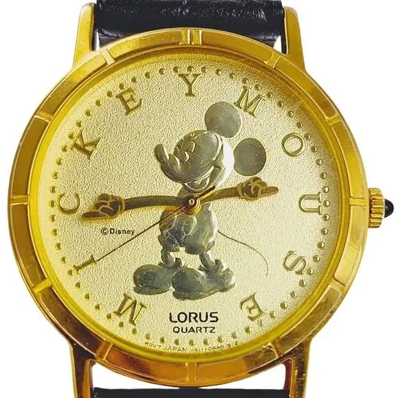 DisneyRevive's tweet photo. ⌚✨ Add some magic to your wrist with these vintage Disney watches! From Mickey Mouse classics to rare Minnie finds, these collectibles are timeless treasures. 🔗 [link in bio] #VintageDisney #DisneyWatches #MickeyMouseWatch #RareDisney https://t.co/vLKPamM5PE
