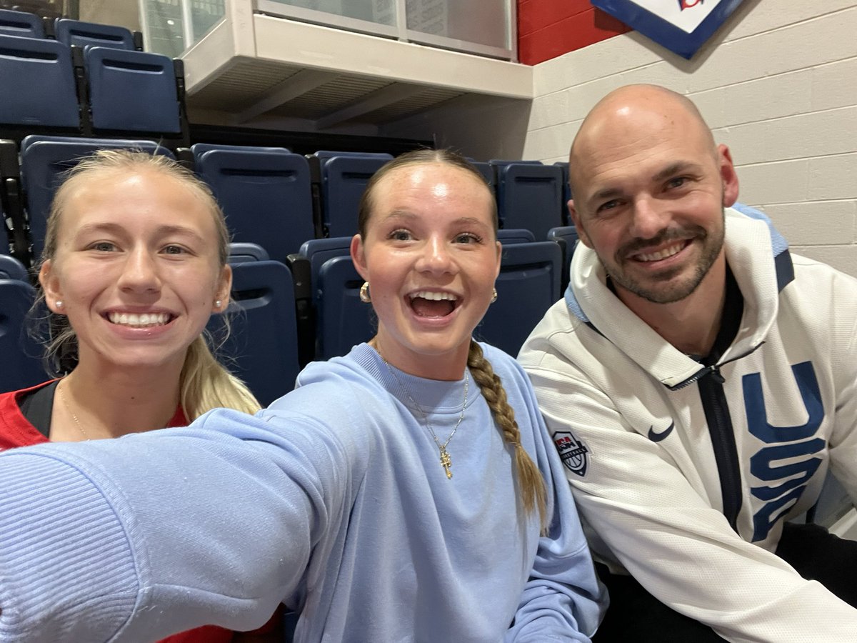 ellie linx (@ellie_linx) on Twitter photo Great catching up with <a href="/RyanCahak/">Ryan Cahak</a> tonight!!! Thankful that AAU blessed me with the best coaches!! Great catching up with <a href="/RyanCahak/">Ryan Cahak</a> tonight!!! Thankful that AAU blessed me with the best coaches!!