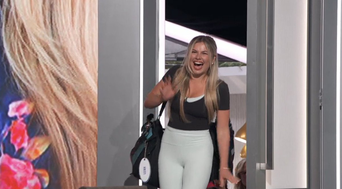 Thank you to everyone who supported my baby sis this season. I can’t wait to show her how much y’all loved her! Leah, I am so proud of you &amp; you are a much better sport than I would have been. I love you so much! See you in a few weeks! LEAH FOR AFP!!! 💕✨#BB26