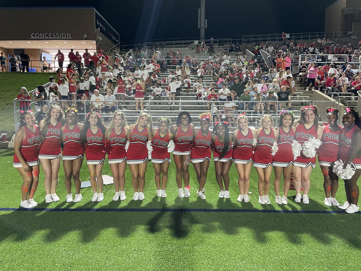 THS_Tigers's tweet photo. Shoutout to the Cheer Squad! https://t.co/CaV5eXGVxo