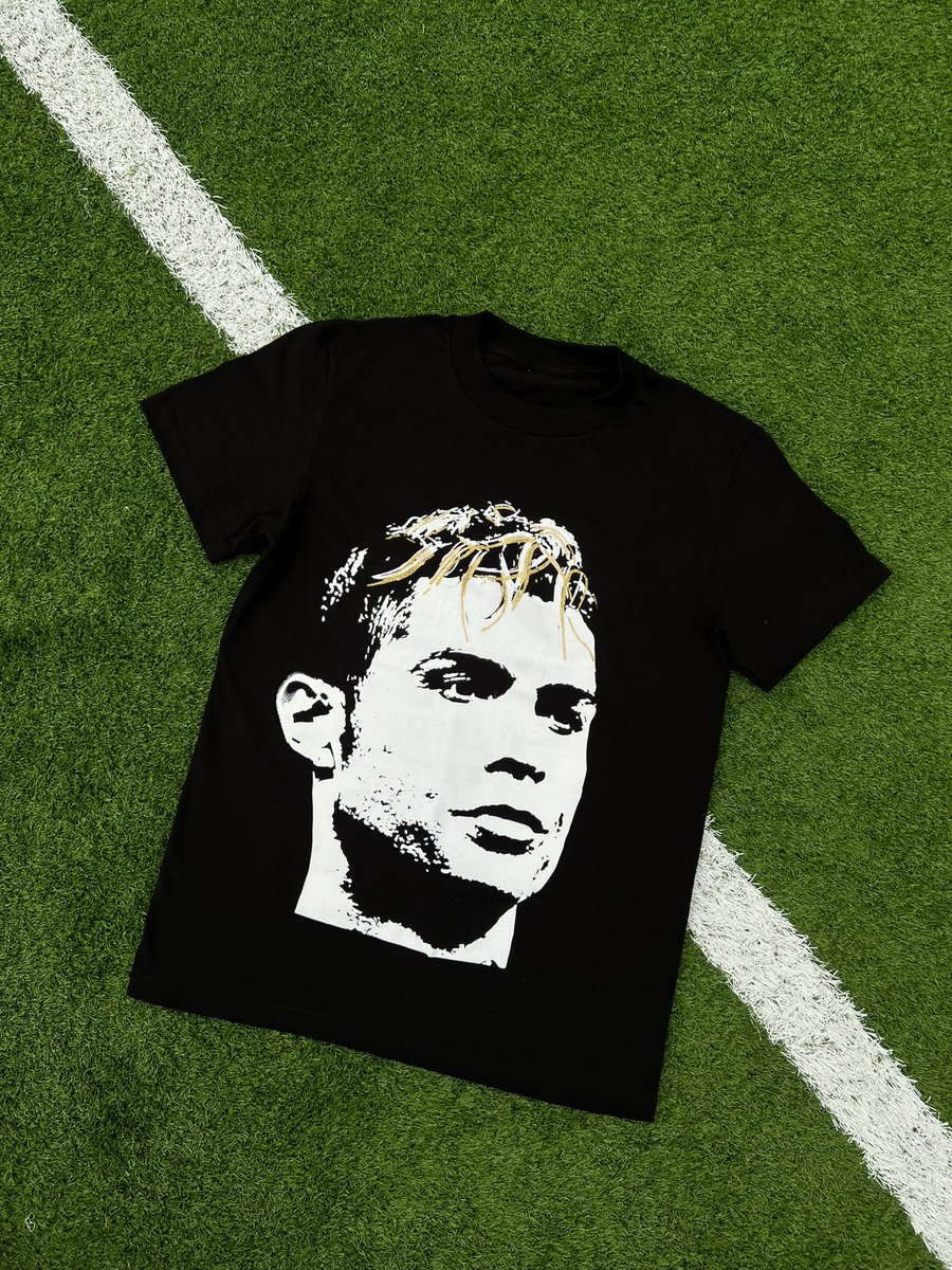 bleacherworld's tweet photo. CHOOSE YOUR PLAYER 
RONALDO VS MESSI
DROP LIVE 

https://t.co/ex1qNR89cT

certified supporter only. https://t.co/2CuSrbrWhS