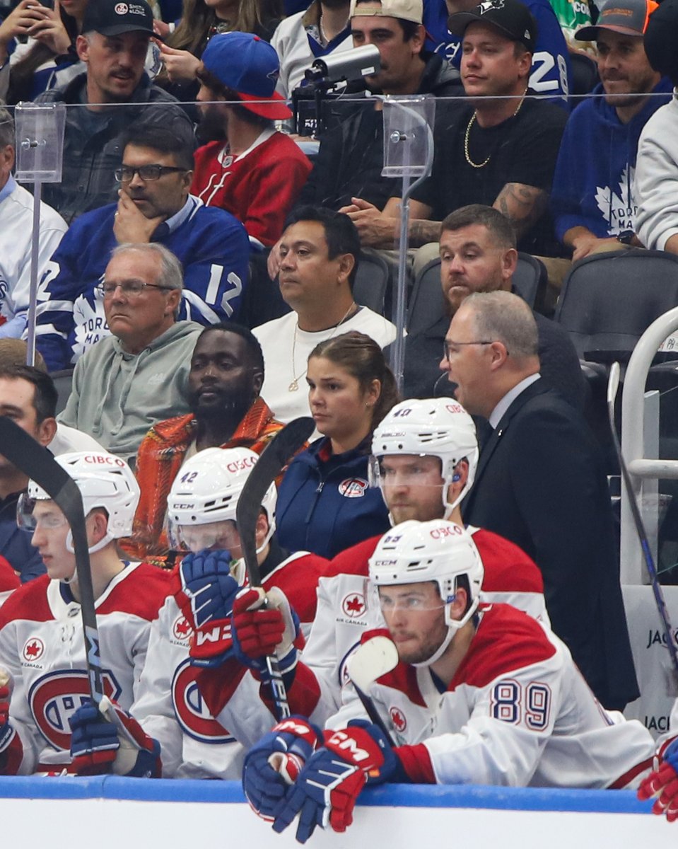 Heureux d'avoir Marie-Pierre Néron derrière le banc comme adjointe thérapeute du sport pour le match de ce soir!

Excited to have Marie-Pierre Néron behind the bench as our assistant athletic therapist for tonight's game!

#GoHabsGo