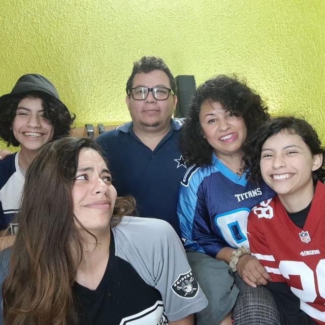 bugshhe's tweet photo. @FOXImpactoNFL saludos desde xalapa https://t.co/7lS7GnEDQK