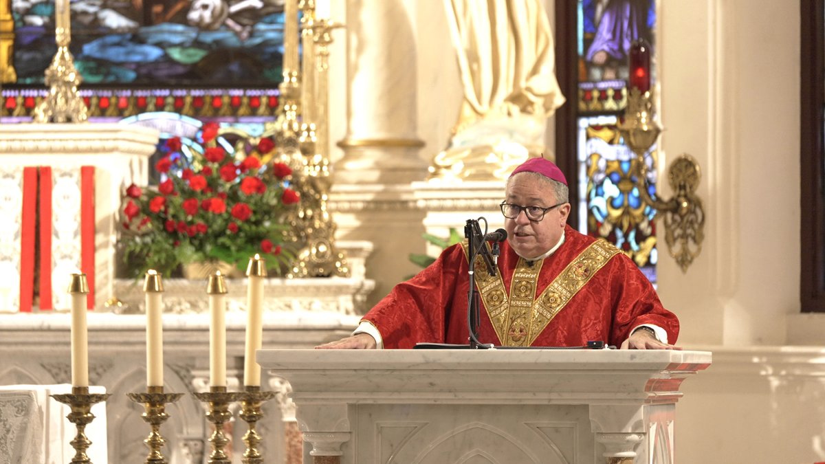 NTCatholic's tweet photo. "The mission of Christ and His Church is the mission of the Good Samaritan who shatters the tyranny of tribal contempt by revealing and accomplishing the justice of God with healing for all His children."
@BpOlsonFW at the annual Red Mass.
Full homily:
https://t.co/vhqmkI4BbB https://t.co/YTRpVR25Do