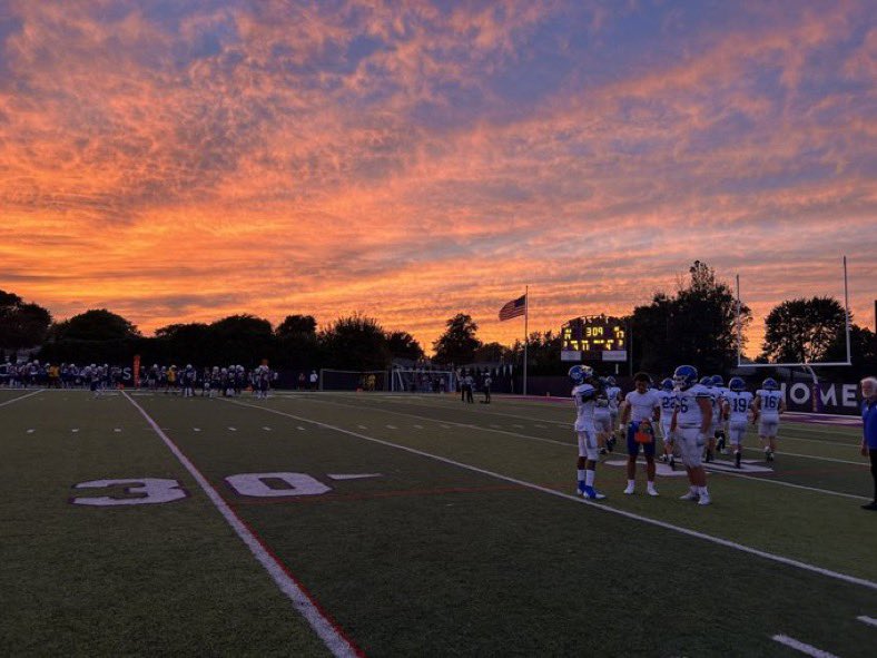 DCCfootball's tweet image. JV’s Ty Goddard with the 40 yard field goal mentioned earlier to end the game in a tie 20-20

#CcPride