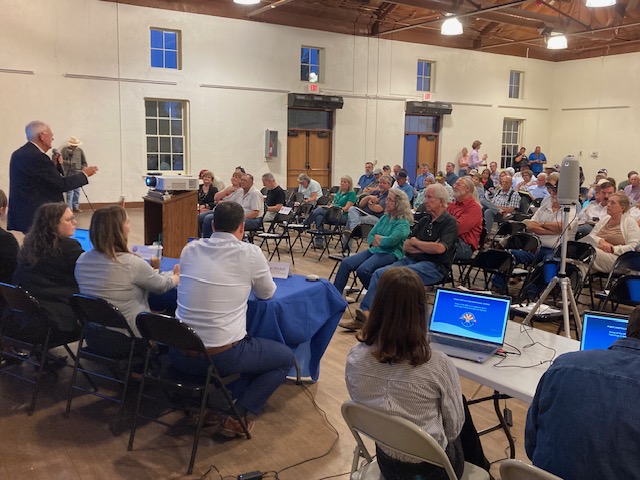 Willcox area informational session on the status of the Willcox Groundwater Basin, hosted by ADWR, just now starting. #azwater