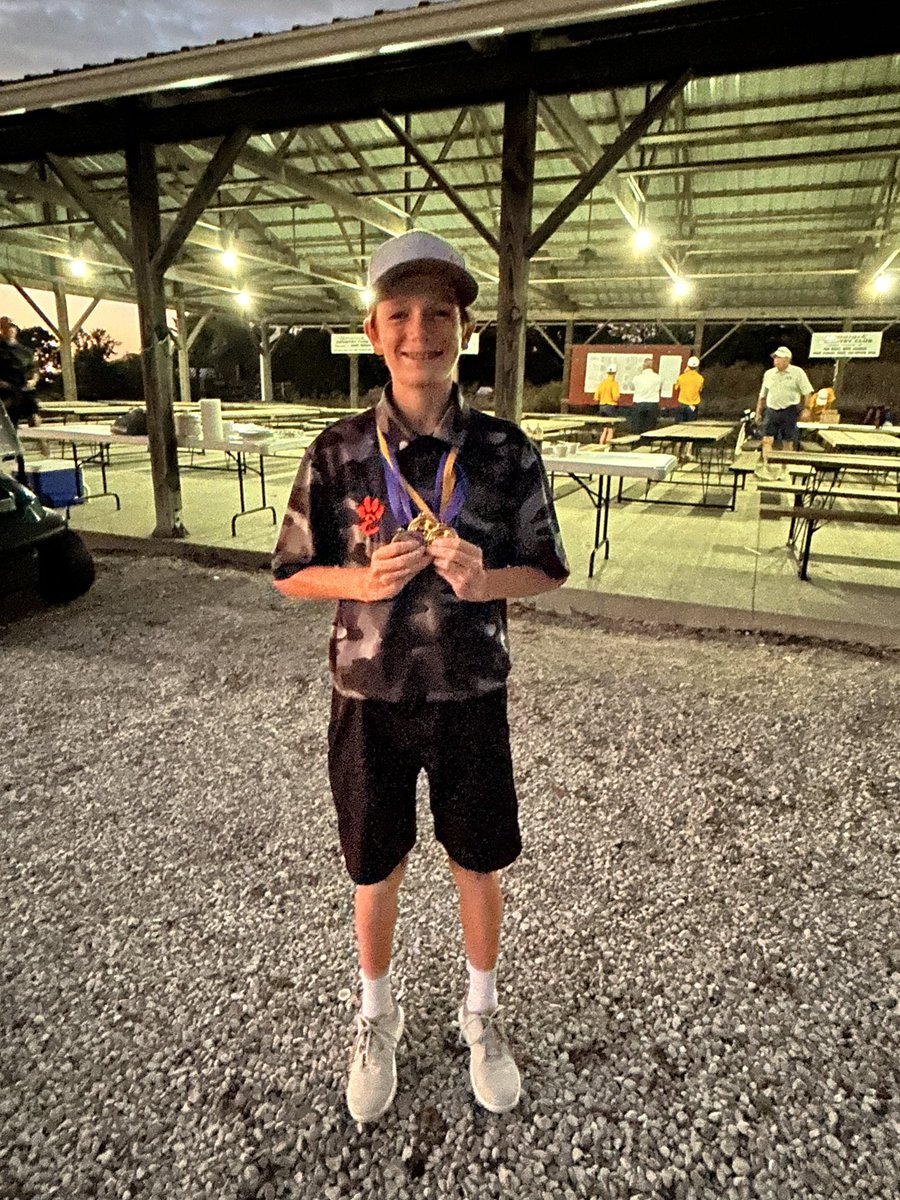 Congratulations to the JV and Frosh/Soph Tigers for their 2nd and 4th place finishes in the 19 team Futures Tournament hosted at Tamarack by O’Fallon.  John Wilkins finished 3rd overall with a 78, and Michael Shaw was the low freshman and finished 8th overall with an 82.