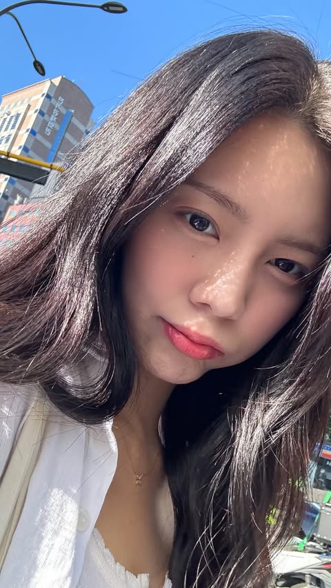 chaewonfiles's tweet image. 240926 silver_chae_526 IG stories   

#권채원 #KWONCHAEWON