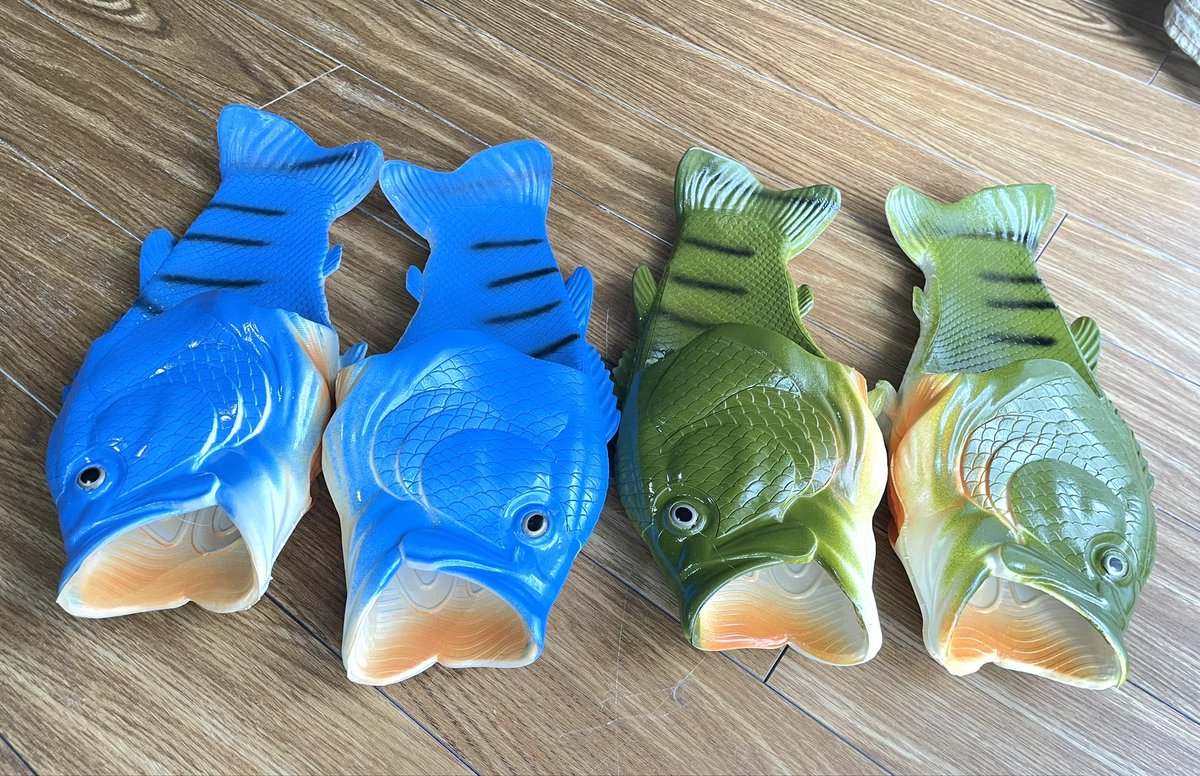 shango333's tweet photo. 届いたタイの魚サンダル
なかなかにリアル https://t.co/RSgWYMS2PX