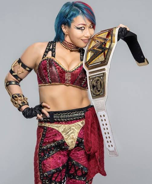LEMD_24's tweet photo. happy birthday beautiful empress champion forever @WWEAsuka  😍🥳🎊🎉🎂 https://t.co/0Qt2bG6BsF