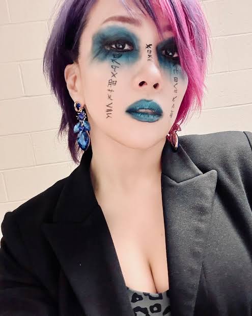 LEMD_24's tweet photo. happy birthday beautiful empress champion forever @WWEAsuka  😍🥳🎊🎉🎂 https://t.co/0Qt2bG6BsF