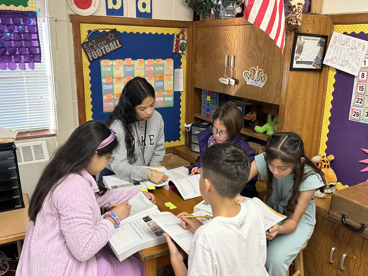 🌟 Awesome to see the <a href="/HeightsFWISD/">Arlington Heights High School</a> Education Interns making an impact, working hand-in-hand with <a href="/BurtonHillFWISD/">Burton Hill Elementary School</a> students to inspire the next generation. 
<a href="/CortezLupe1/">Guadalupe Cortez </a> #ArlingtonHeights #EducationExcellence #FutureLeaders