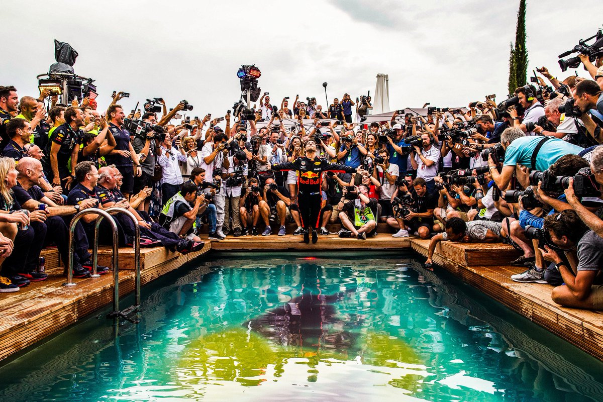 VTOLAssault's tweet photo. Thank you @danielricciardo,
For introducing my Mom and me to the sport
For all your efforts and the amazing races
For the "lick the stamp and send it"
For all the smiling faces
For everything you've done
You'll always be #1
🍯🦡
#DR3 #HoneyBadger https://t.co/2RyGDOEIea