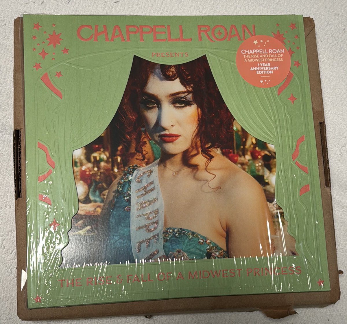 Also surprise double post 
GIVEAWAY TIME!!!
First winner wins LLFP 
Second winner wins Chappell Roan 
(My kink is coral)
RULES!
Repost
Like
Comment which one you want more
Follow me!!! 
WINNERS PICKED OCTOBER 1st