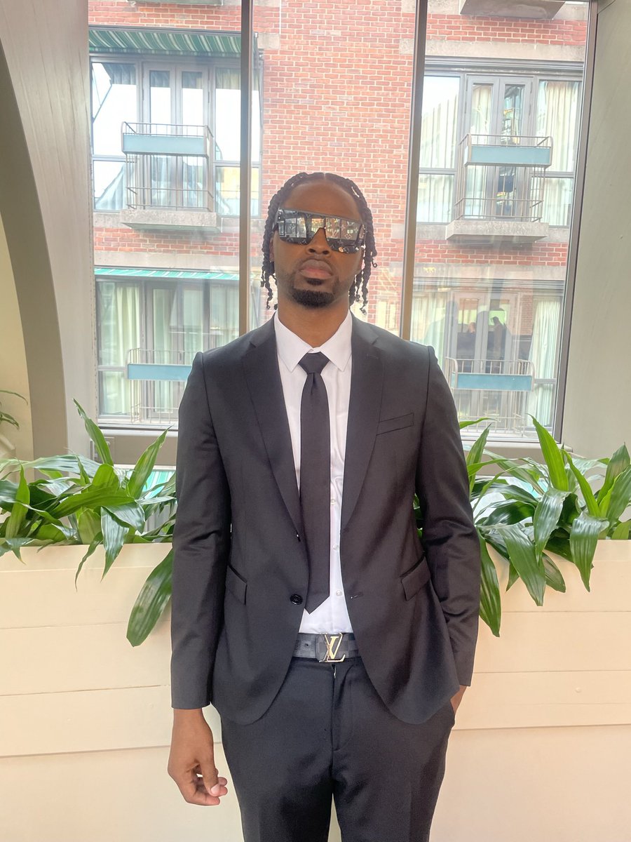Dead8Presidents's tweet photo. Tied my own tie #LilNeph π€ https://t.co/cZKroiAMXU