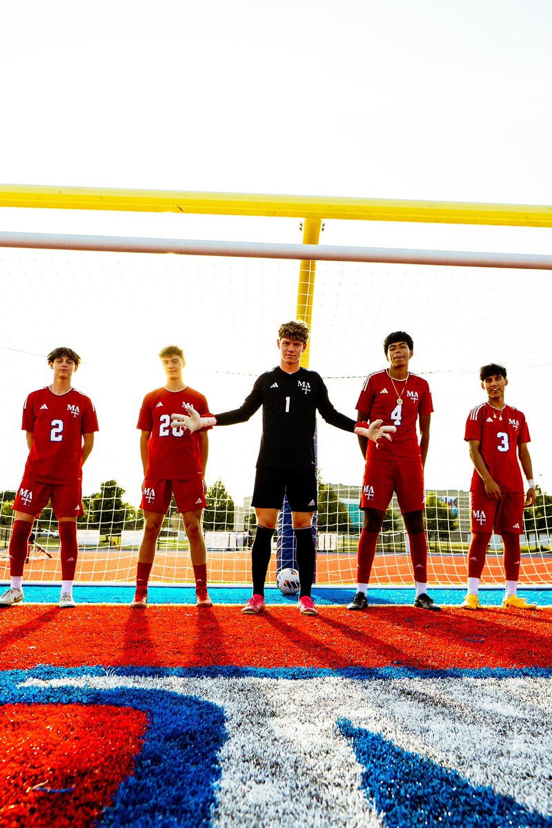 Marmion 1 - Fenwick 0

Defended home turf to pick up another W. 
JV tied 1-1. Undefeated week for the program!  4Ws and 2Ts

Arizaga ⚽️
Ozsvath &amp; Co. 🚫