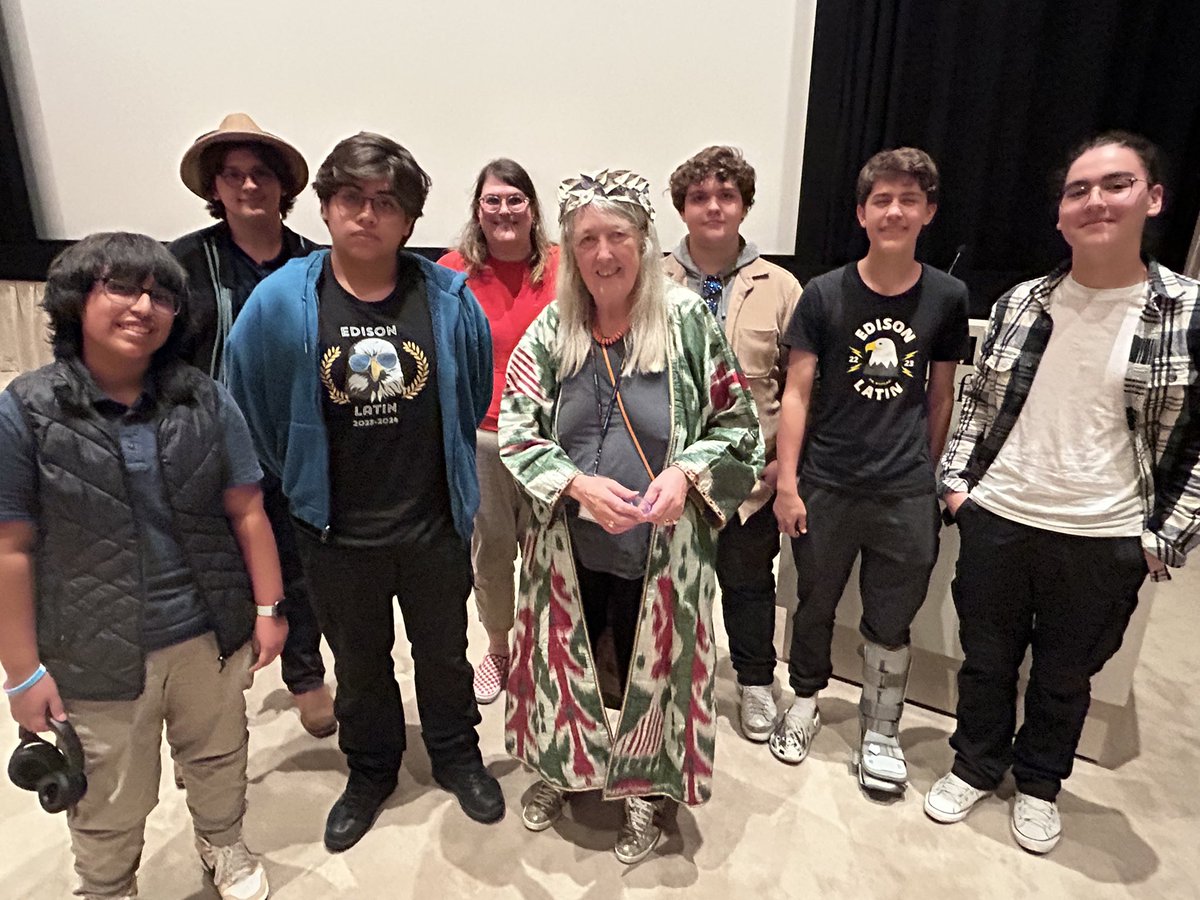 Wow! What a privilege to take my students to listen to <a href="/wmarybeard/">mary beard</a> at the <a href="/ngadc/">National Gallery of Art</a>. We are thrilled that she liked the laurel crown that my students made for her. Gratias, Professor Beard! We hope to see you again during your tenure in DC!