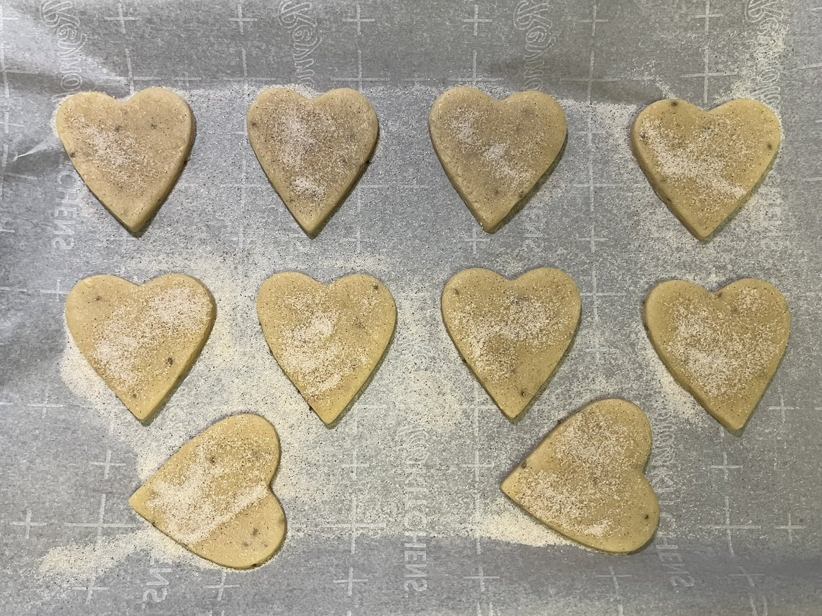 making cookies who wants one https://t.co/mLupjRQip3