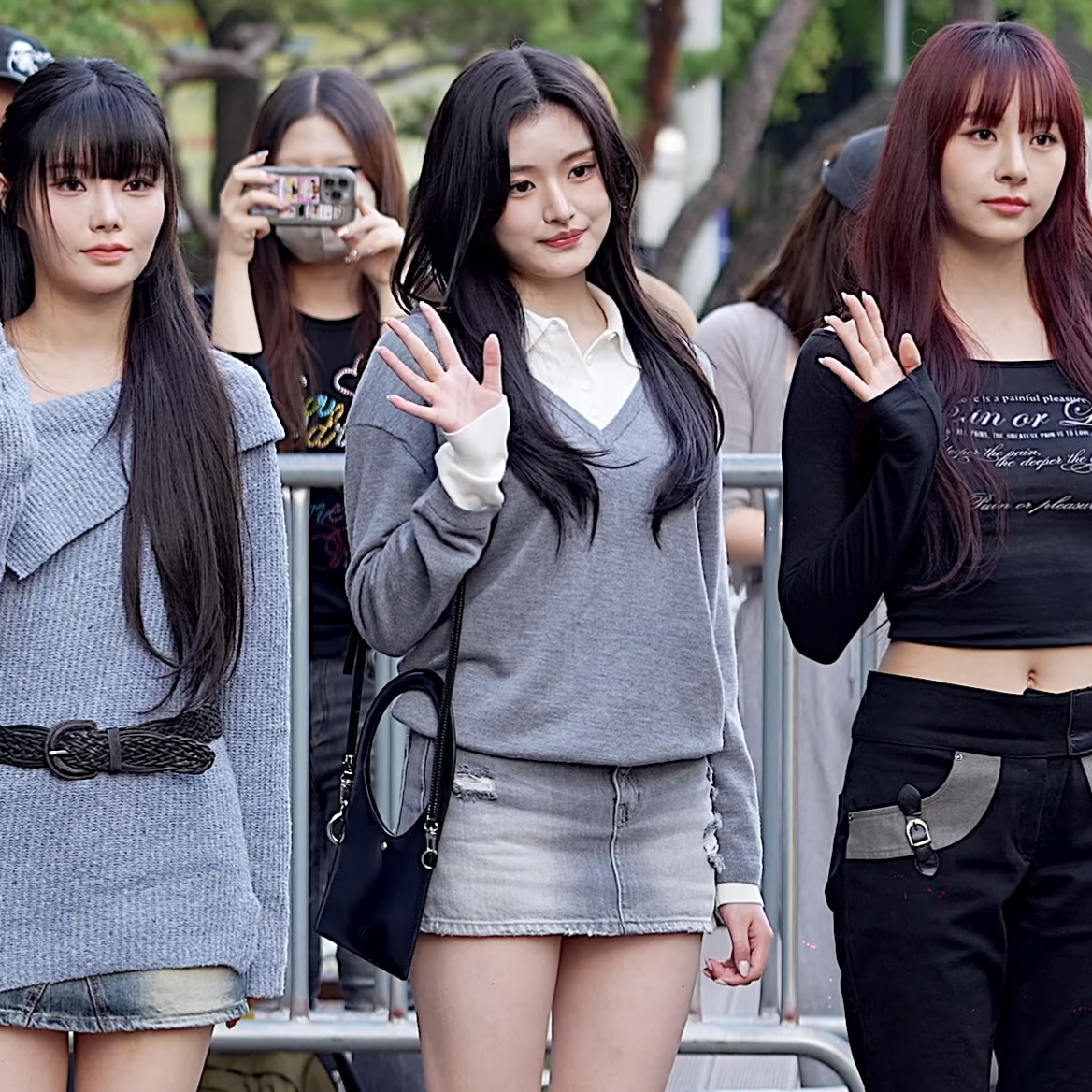 mskn2ndofficial's tweet photo. DO NOT DISTURB TOTE BAG SHINY BLACK

#피프티피프티 #아테나 착용
#FIFTYFIFTY #ATHENA

#문수권세컨 #가방 #미니백 #토트백
#bag #minibag #totebag
#DONOTDISTURBTOTEBAG

문수권세컨 공식 온라인 스토어 구매 링크:
https://t.co/mUn7kcvpXW

#mskn2nd by #munsookwon https://t.co/aCGEJLkJLy