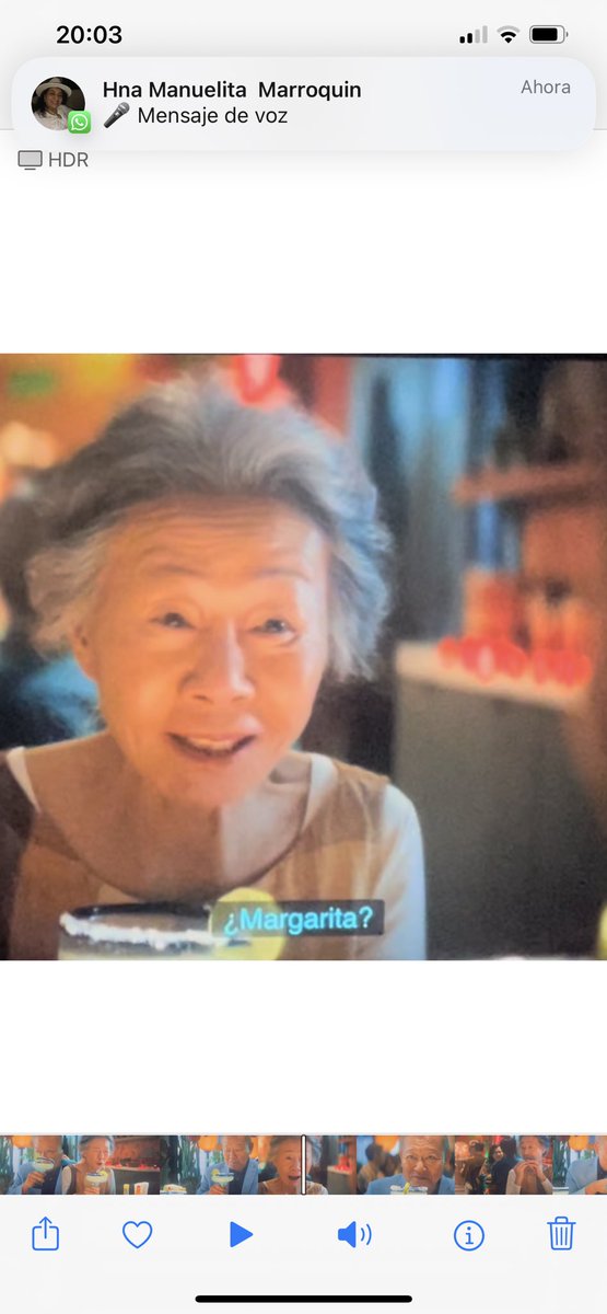 AAltmon's tweet photo. 🚨spoiler 🫢 
Wow la primer escena del episodio 6 :
Sunja (mayor) tomando una margarita y comiendo guacamole en restaurante de comida mexicana en Japón ☺️ y con mariachi de música de fondo en su cita 👌🏻
#pachinko S2  #Episodio6 https://t.co/gxBIIse1Wm