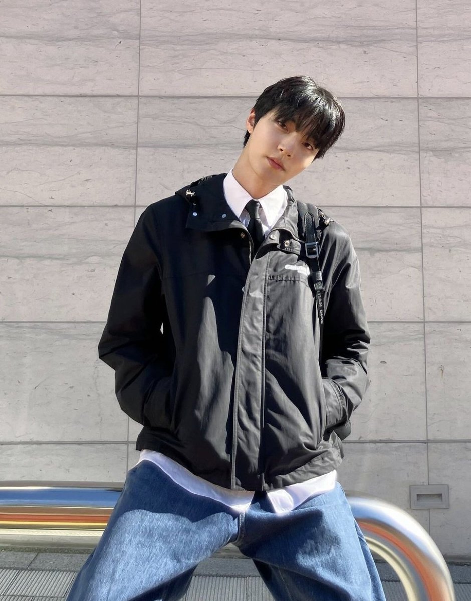 HIYLAT's tweet photo. 📲 Actualización de Hwang InYoup vía Instagram 📸💜

~#Dior #DiorSS25 

🔗https://t.co/jwU1Ci4bcO

#HwangInYoup #HwangInYeop
 #황인엽 #FamilyByChoice https://t.co/n4SqP4pJ7D