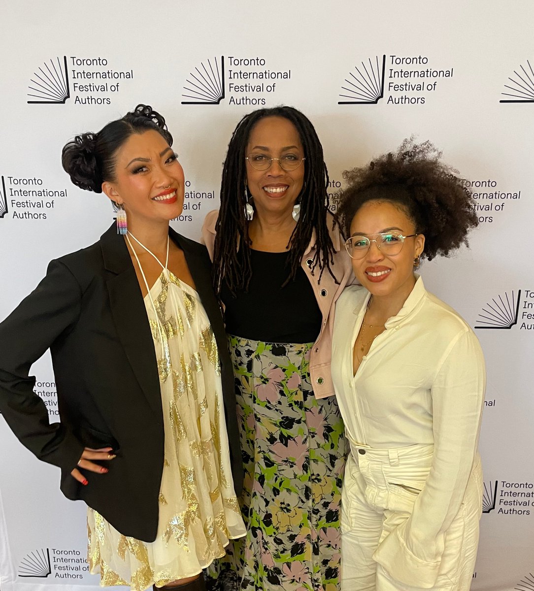 Gloria Blizzard|Writer (@gloriablizzard) on Twitter photo It was a wonderful event @festivalofauthors with @jennyheijun and @angelynsaysh #toronto #canlit #diverseauthors #blackwriters. Had the opportunity to dig into my book of Black Cake, Turtle Soup, and Other Dilemmas <a href="/dundurnpress/">Dundurn Press</a> and Everything and Nothing at All <a href="/KnopfCA/">Knopf Canada</a> It was a wonderful event @festivalofauthors with @jennyheijun and @angelynsaysh #toronto #canlit #diverseauthors #blackwriters. Had the opportunity to dig into my book of Black Cake, Turtle Soup, and Other Dilemmas <a href="/dundurnpress/">Dundurn Press</a> and Everything and Nothing at All <a href="/KnopfCA/">Knopf Canada</a>