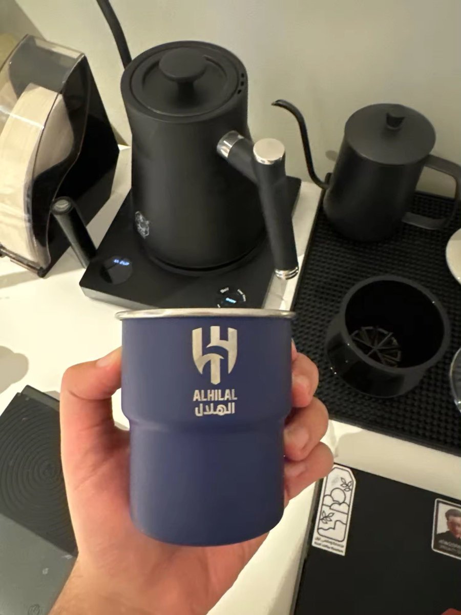 جمهور الهلال هذا مق عليه نحت شعار نادي الهلال السعودي فخممممم

منه 4 الوان 

s.click.aliexpress.com/e/_onUlHPz

رابط الشراء .. يشحن دايركت 👆✈️