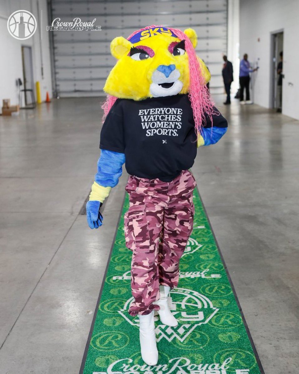 Queer Latifah ✨ tweet media