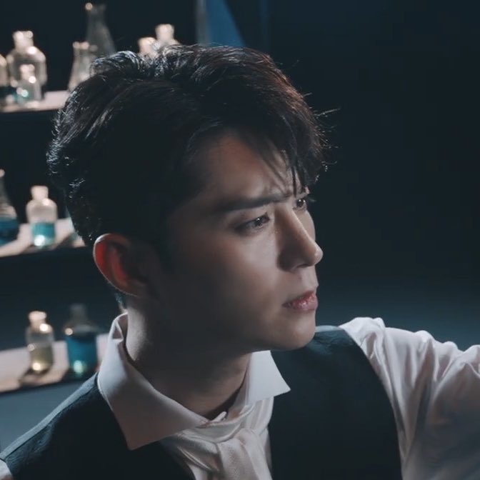 그 박사의 발달된 안와상융기와 콧대 그리고 속눈썹

- 이게 진짜야 -