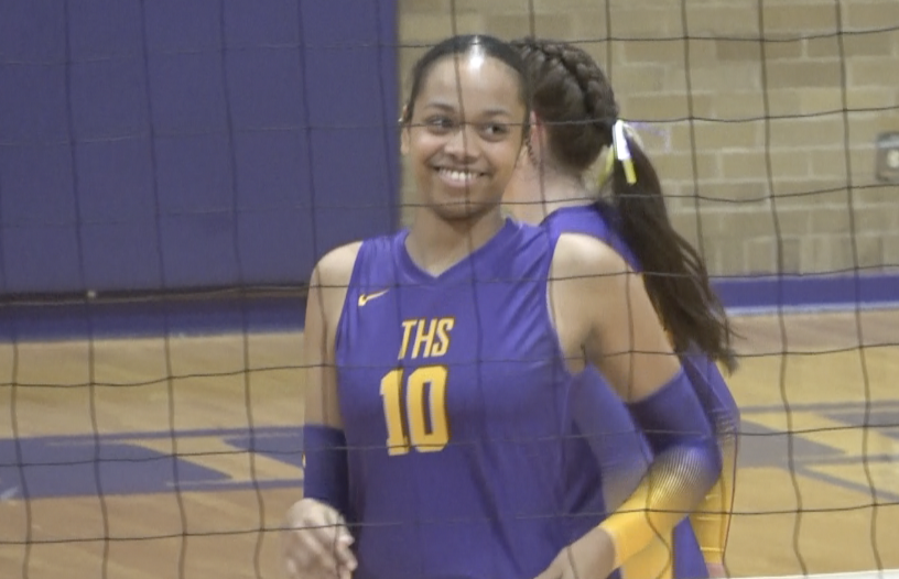 Channel1450com's tweet photo. Taylorville Volleyball Sweeps Lincoln For Twelfth Win  https://t.co/8gREaModN8 https://t.co/WcMd0V1ryk