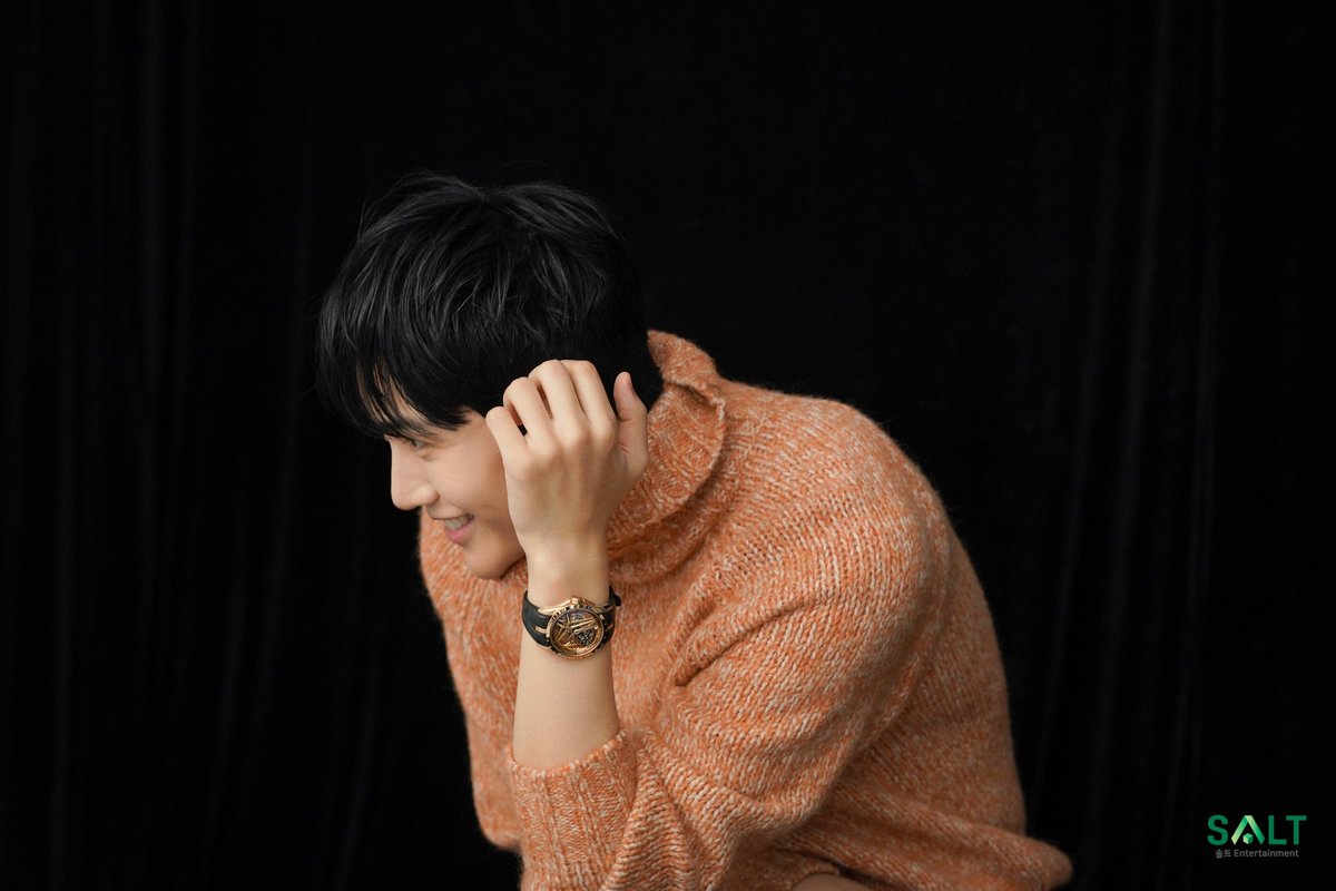2013_SALT's tweet photo. 김선호 배우의
가을 감성이 가득 묻어나는
'보그맨 홍콩' 9월호 비하인드🍂
-
더 많은 비하인드 사진은
김선호 배우의 '위버스'에서 만날 수 있어요!
-
#김선호 #Kimseonho
#보그맨홍콩 #VogueManHongKong #9월호 #비하인드 https://t.co/4hDLvxz8kt