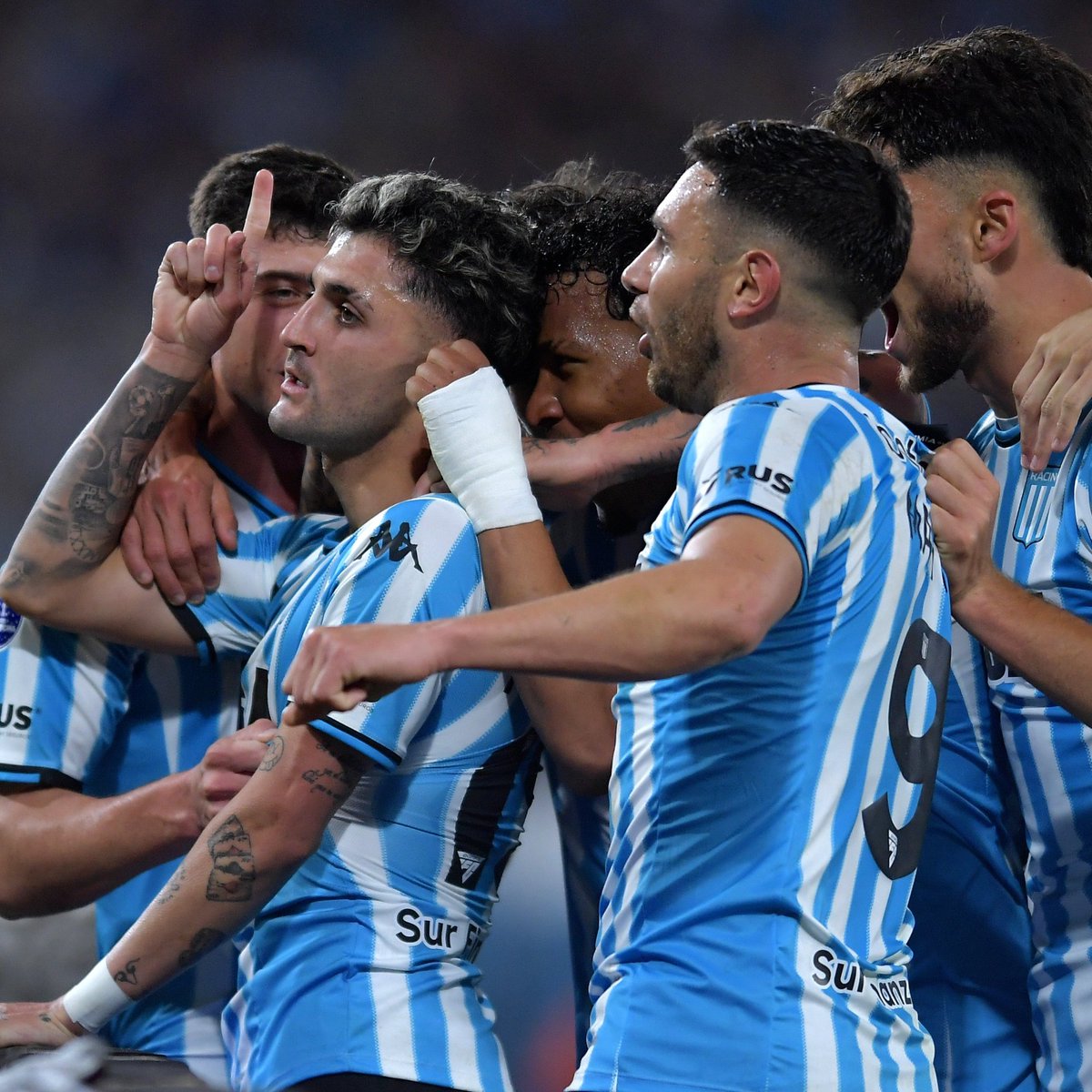¡#RACING ESTÁ EN LAS SEMIFINALES DE LA COPA #SUDAMERICANA! 

Goleó 4️⃣-1️⃣ a #AtléticoParanaense con goles de Almendra, Maravilla, Martínez y Martirena. Partidazo de todo el equipo para estar entre los 4 mejores. 👏🏻💙🤍

Será ante Corinthians 

#VamosRacing #ElPrimerGrande