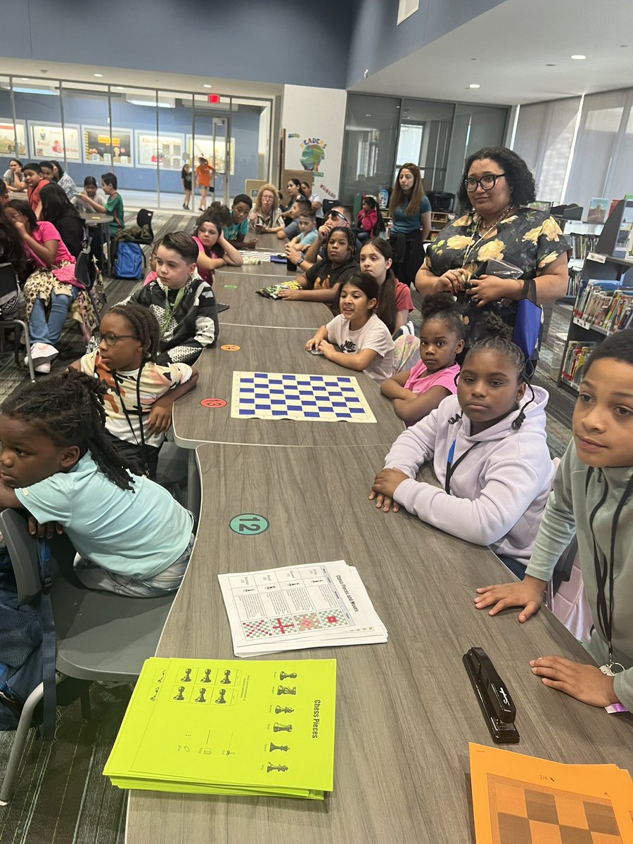 MrsU♥sBooks tweet media