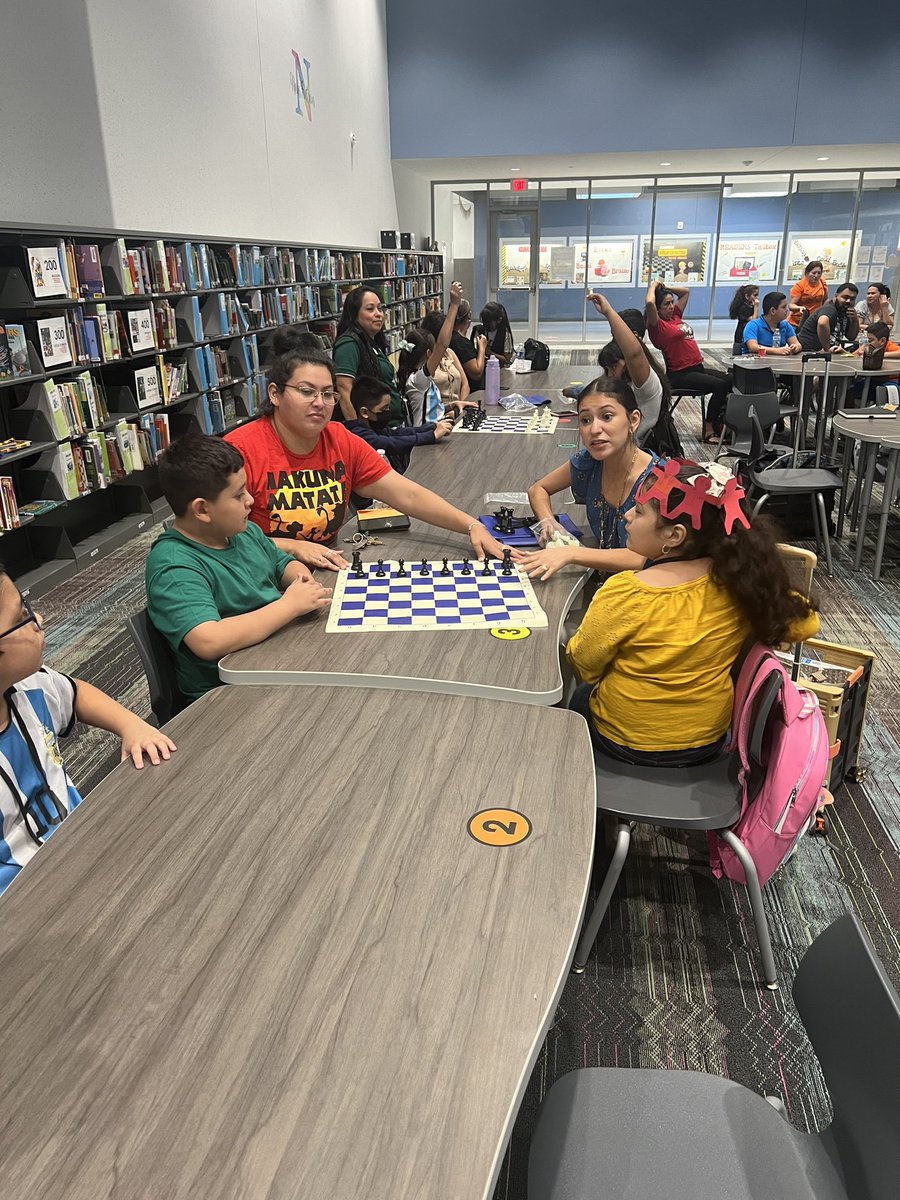 MrsU♥sBooks tweet media