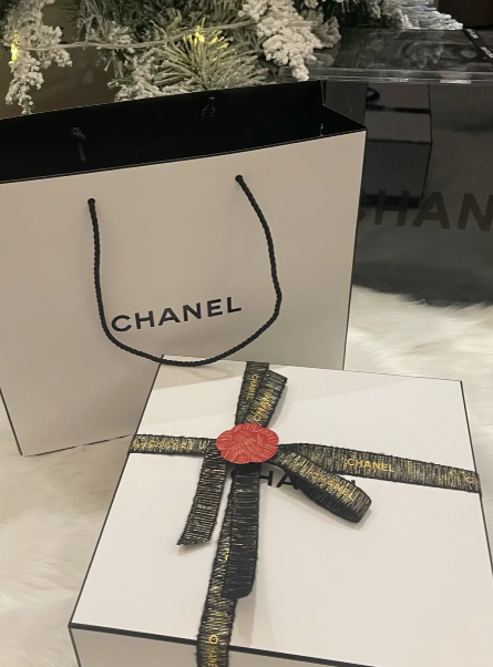 EllaJacque622's tweet photo. Chanel cosmetics purchased https://t.co/zT040kvvFF