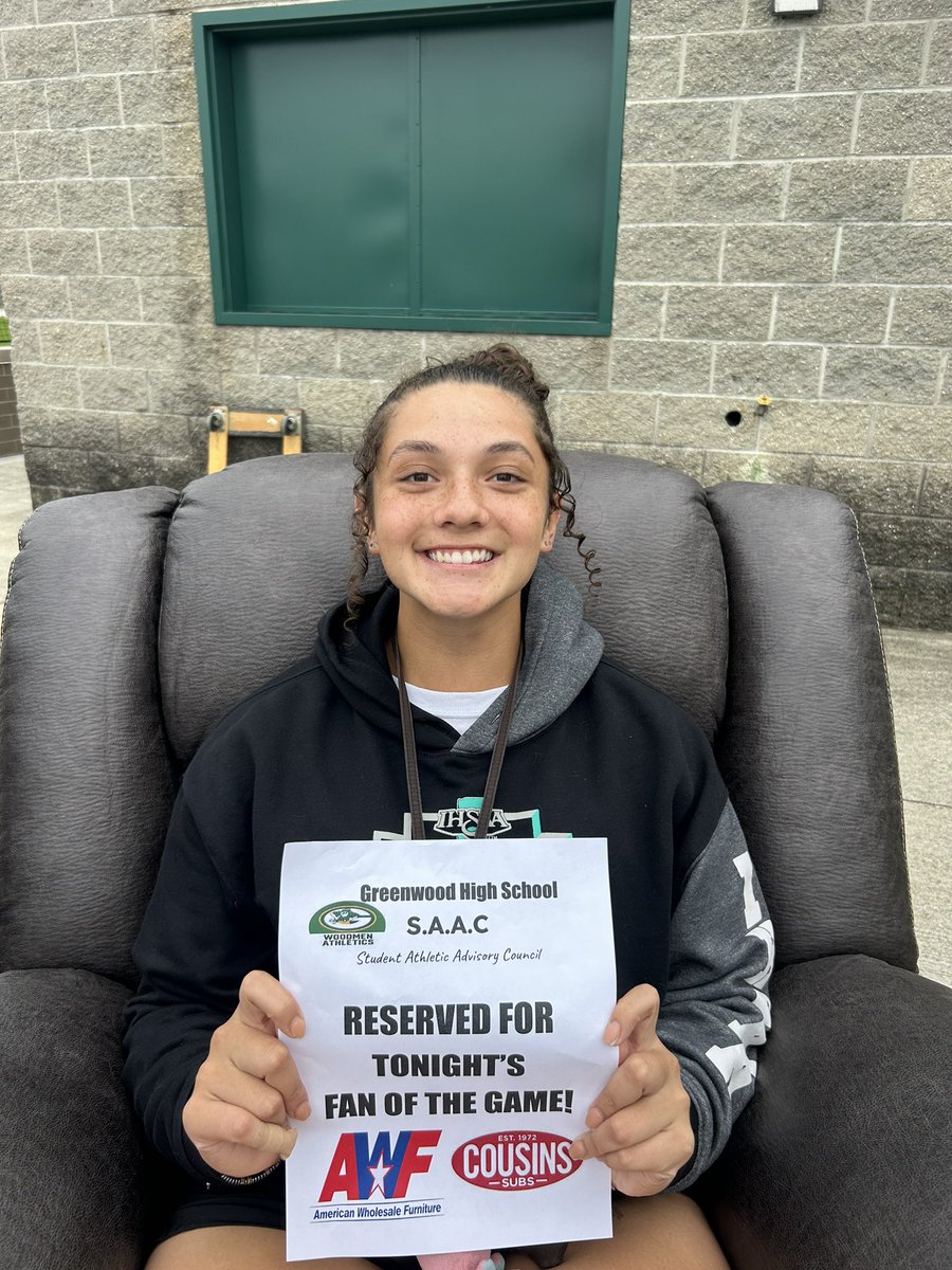 andilee26's tweet photo. Exciting night for our S.A.A.C group. We celebrated our American Wholesale Furniture and Cousin’s Subs sponsored Fans of the Game tonight at both tennis and volleyball! 💚💛
@Gwoodathletics https://t.co/H2lRx47evo