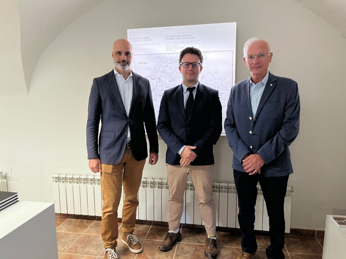 ComissioEuropea's tweet photo. 📍🇪🇺@ManuelSzapiro ha visitat projectes europeus al Ripollès que serveixen d’inspiració per a altres indrets d’Europa. 

És el cas del projecte transfronterer @poctefapyrfer a Campdevànol que posa en valor el nostre patrimoni industrial metal·lúrgic: forja catalana, mines, etc. https://t.co/ndXvkoVK6w