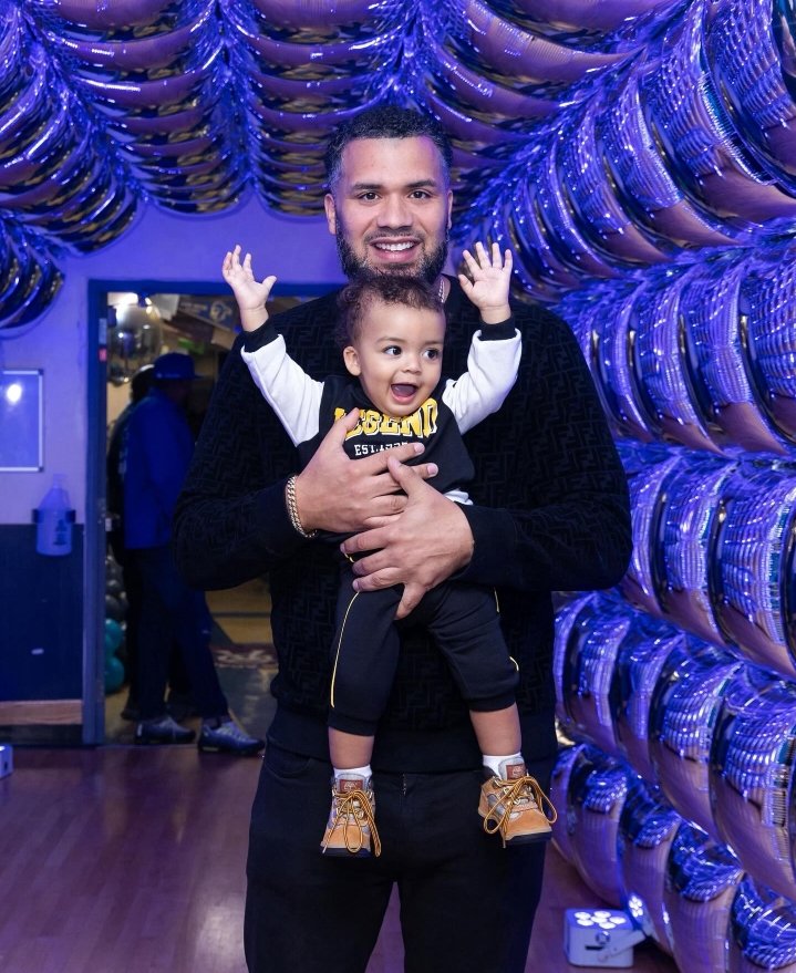 _itsjessicalain's tweet image. 3 years ago, this man stopped me from walking up the steps…. At that time, no one could’ve told me it would’ve turnt out like this 💙