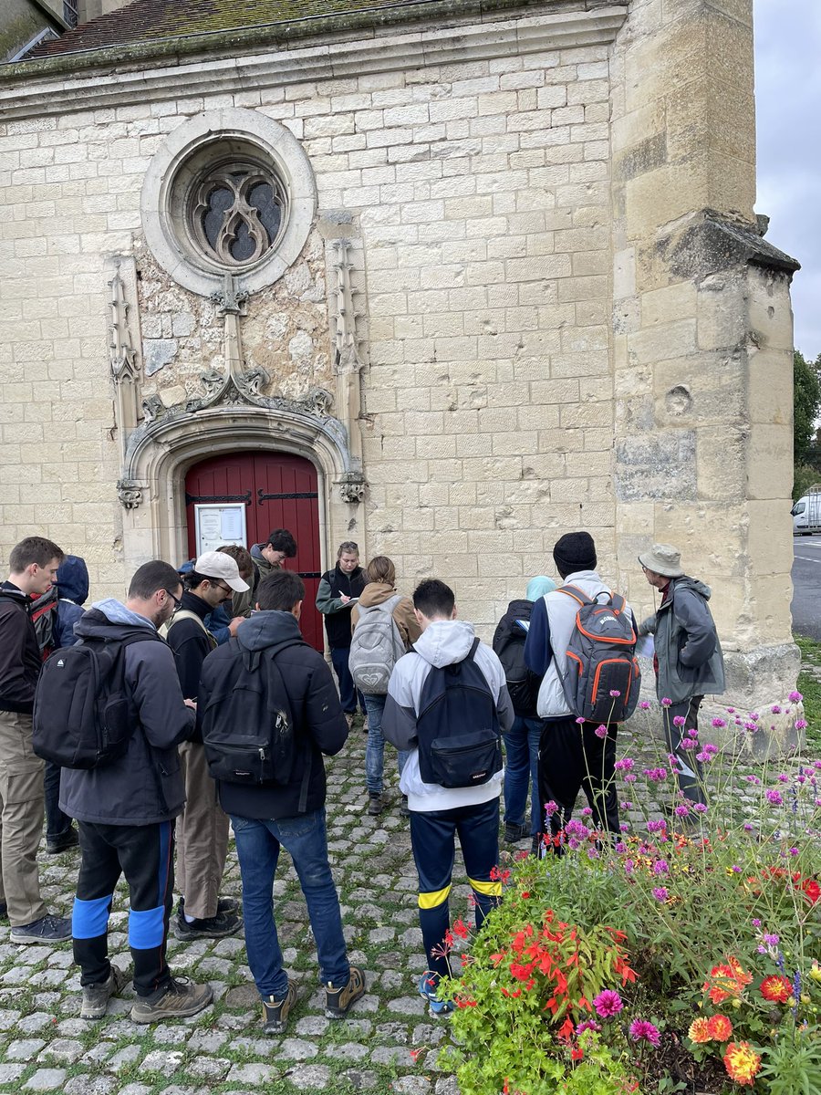 Lejeuneolivie14's tweet photo. Master 1 georis : seconde sortie de terrain de l’année sous le soleil fismois. Apprentissage de la topographie 
@SCIENCES_URCA @universitereims @ComGegenaa https://t.co/sacrqPwn37