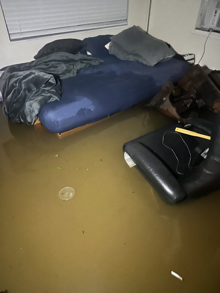 RobRabbMusic's tweet photo. Hurricanes are fun!! https://t.co/HO8OqWnjZ6