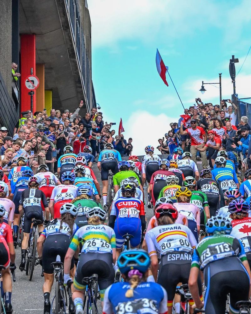 🌈 Lotte Kopecky Is Ready!

"On Monday and Tuesday I rode promising wattages, so the confidence and morale are good. This is the best team ever ... And they all support me 100%, so I am very satisfied." - Lotte Kopecky

Read our preview 👇
procyclingwomen.org/news/preview-2…

📸 UCI Cycling