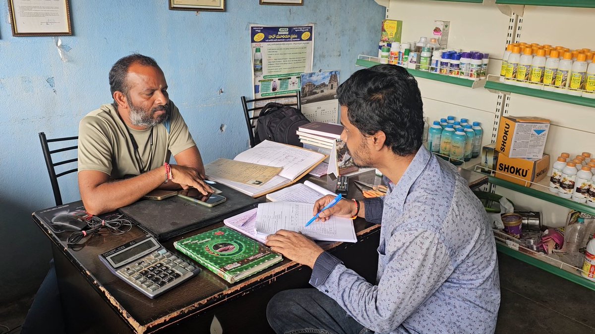 imbasu77's tweet photo. Led by Sampath Kumar, a certified drone expert, these drones spray chemicals at just ₹400 per acre, taking only 5 minutes per field! 💡 It’s faster, smarter, and cost-effective for farmers. 

#SmartFarming #Innovation #agriculture

Curious about the impact? Keep reading ⬇️
2/3 https://t.co/T71d3SEYYc