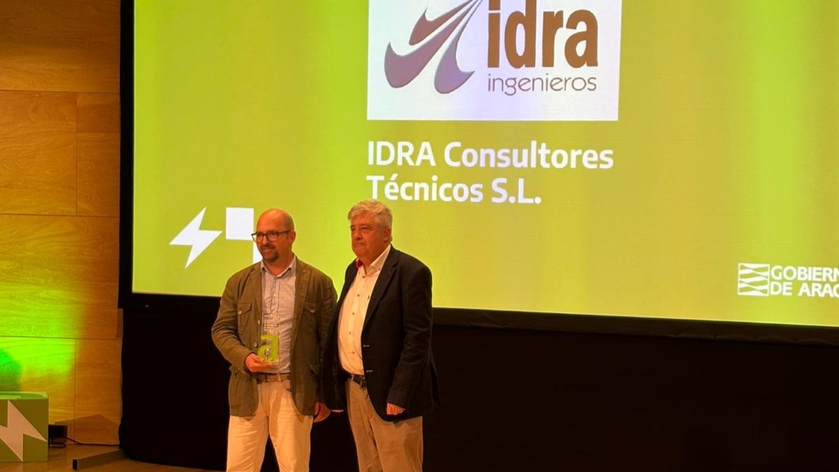 Coiaanpv's tweet photo. 📢 Ayer asistimos al Foro de Seguridad Industrial de Aragón, organizado por @AESSIA_Aragon, en colaboración con @GobAragon 

👉🏻 Este evento ha sido una oportunidad para reconocer y valorar el esfuerzo de los profesionales comprometidos con una seguridad industrial de calidad 👌🏻 https://t.co/p1GohCNsEG