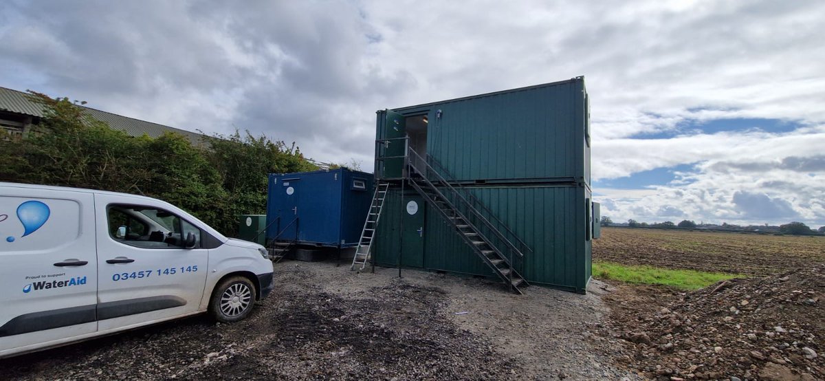 ShireToilet's tweet image. It's tipping it down here!! But it is Friday 🎊

Nice site set up we did yesterday up in fulstow👇🏻

If you need welfare facilities onsite give us a call on 01205481365 📞

#SHIRE #sitesetup #canteen #office #dryingroom #toiletblock #store #shiretoilethire #shiresomuchmore