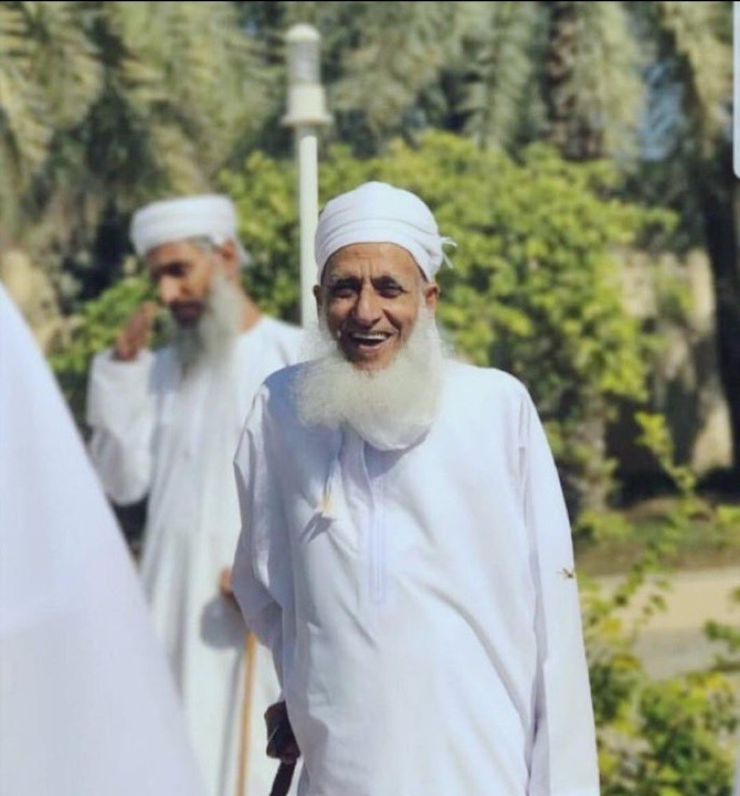 حفظ الله الشيخ الجليل العلامة /احمد بن حمد الخليلي