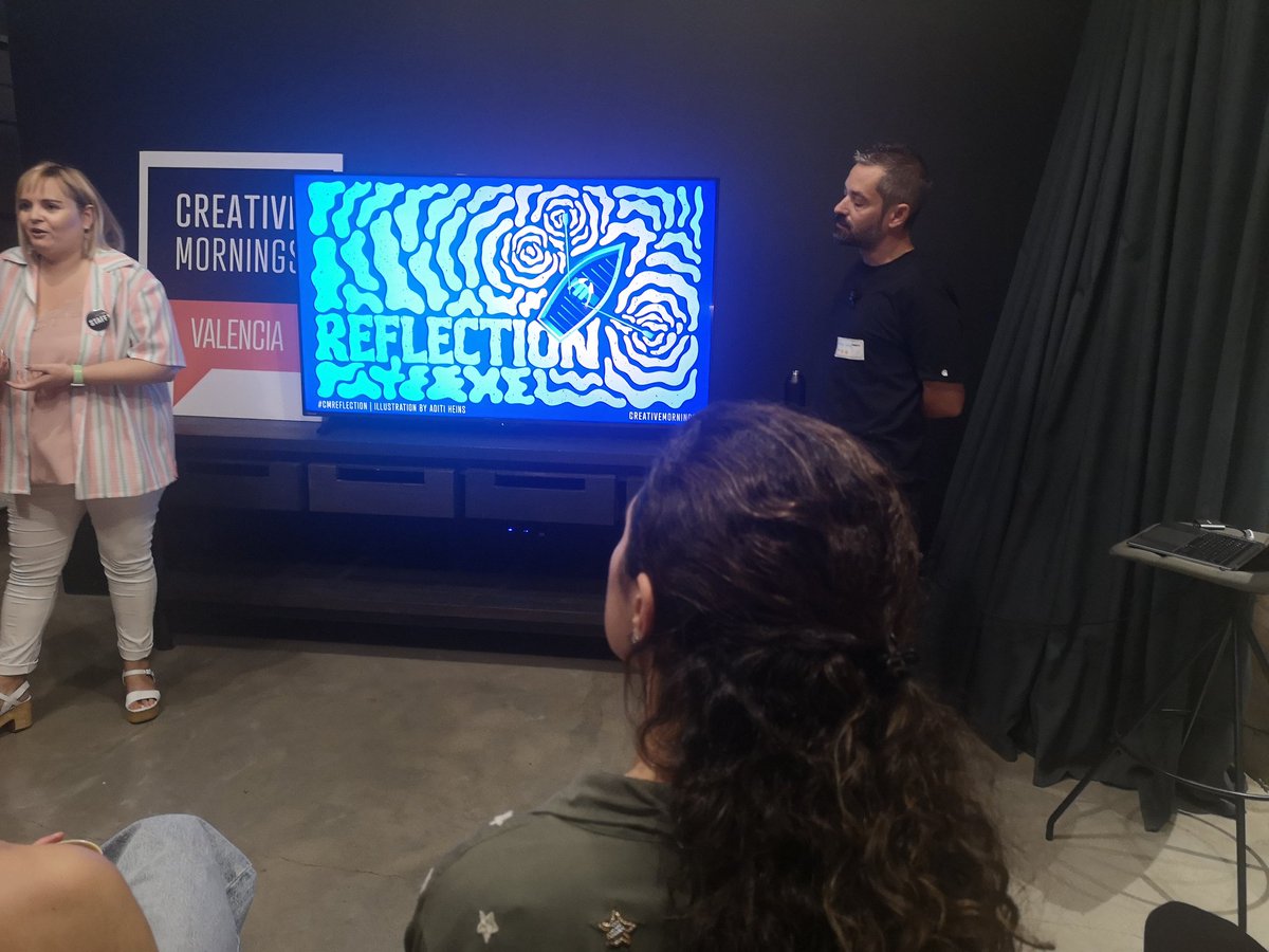 mnicaEdwards's tweet photo. @VLC_CM esperando oír las interesantisimas y creativas reflexiones de @pakonekone en @merkatohub #creativemornings https://t.co/ooa5EQNyIO