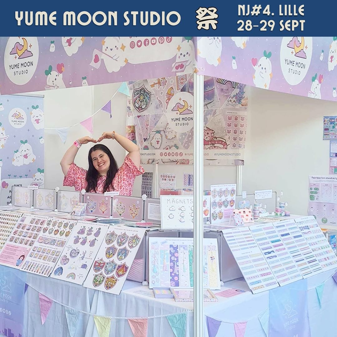 YumeMoonStudio's tweet photo. Ce week-end, rendez-vous à Lille pour la Nuit Japonaise. Je ramènerai ma touche Kawaii au Garage avec mes pin's, washi tapes, stickers et plus ! 💖

🗓️ 28 &amp; 29 septembre 2024
Infos et billetterie : https://t.co/ccif7yaqDt https://t.co/KPuMD31yTX